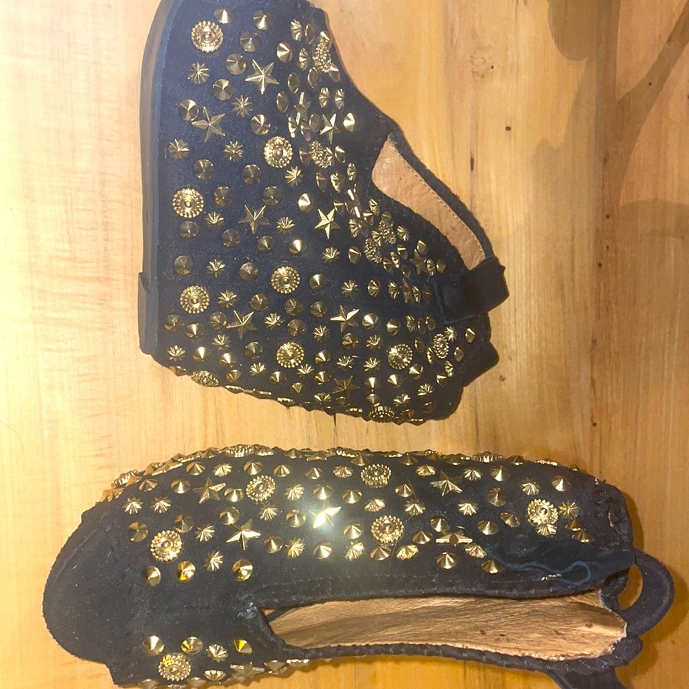 Amazing studded Jeffrey Campbell platform heels! ✨